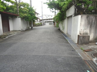 【前面道路含む現地写真】 | 川西市寺畑２丁目10の6　建築条件無土地