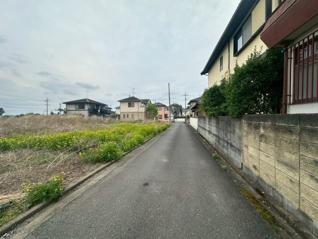 -三丁目不動産-　深谷市武蔵野　整形地4区画の前面道路含む現地写真