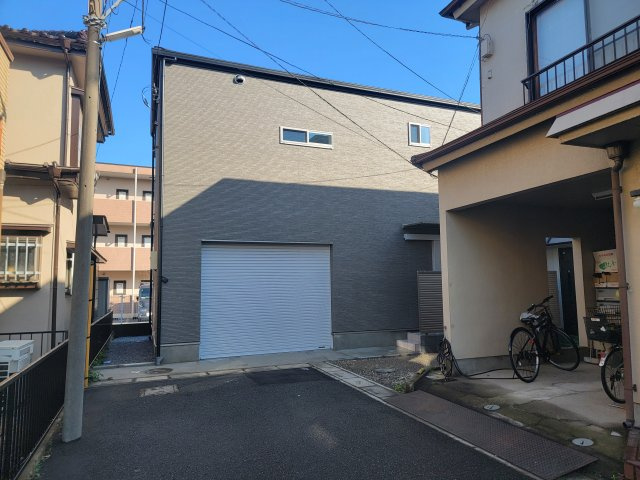 里ガレージ付新築戸建