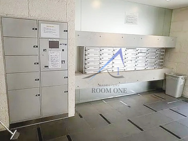 プレール・ドゥーク中野江原町のその他共用部分|集合ポストと宅配ボックスです。