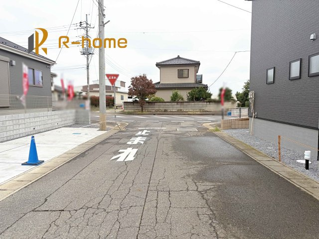 第2八千代町菅谷　新築戸建て　3号棟の前面道路含む現地写真|周辺環境も併せて案内致します♪
閑静な住宅地で笑顔あふれる新生活！
ぜひ現地へお越しください♪