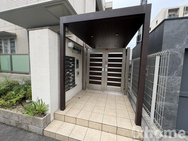 モン　シェモワのエントランス