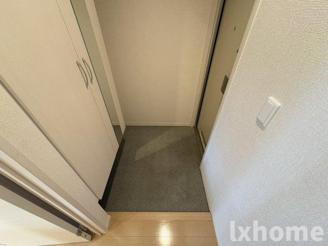 モン　シェモワの玄関