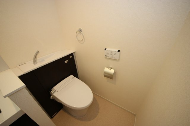 オンフォレストシノノメのトイレ|落ち着いた色調のトイレです