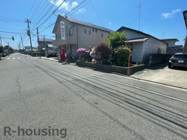 【売土地】秋田市楢山南中町の前面道路含む現地写真
