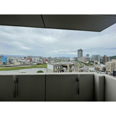 熊本市中央区古桶屋町の賃貸マンションのバルコニー