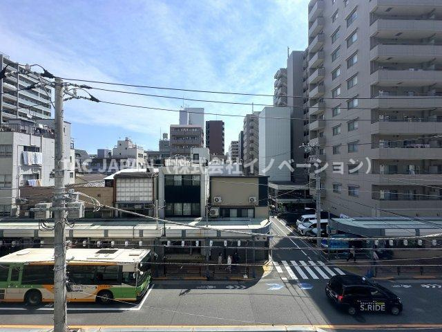 ディアハイム浅草の展望|【ロケーション】
どこまでも青空が続くスポット的にひらけた3階からの素晴らしいロケーション。眺めの良さはもちろん、日当り・風通しも良く不思議と空が近く感じられる癒しの風景。
※リビングから撮影。