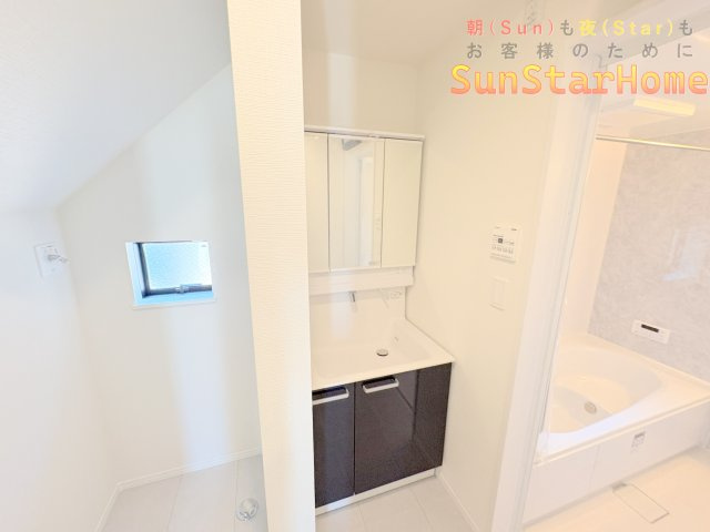 【サンスターホーム】青梅市新町5丁目　新築C号棟の独立洗面台