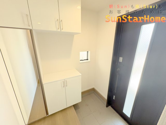 【サンスターホーム】青梅市新町5丁目　新築B号棟の玄関