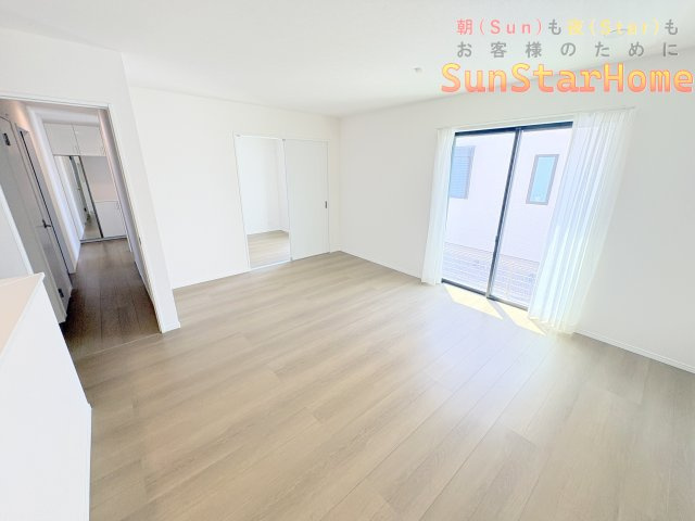 【サンスターホーム】青梅市新町5丁目　新築B号棟の居間・リビング