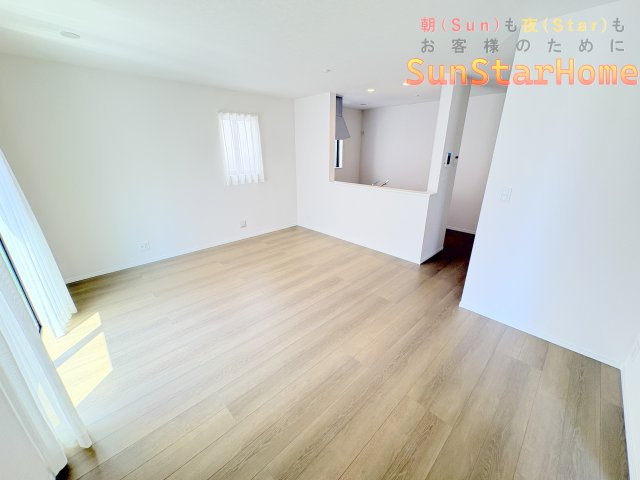 【サンスターホーム】青梅市新町5丁目　新築B号棟の居間・リビング