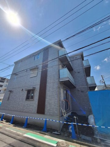 アリビオ・セレーノ横浜西寺尾のエントランス