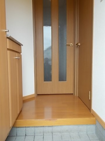 サンクレスト東野の玄関