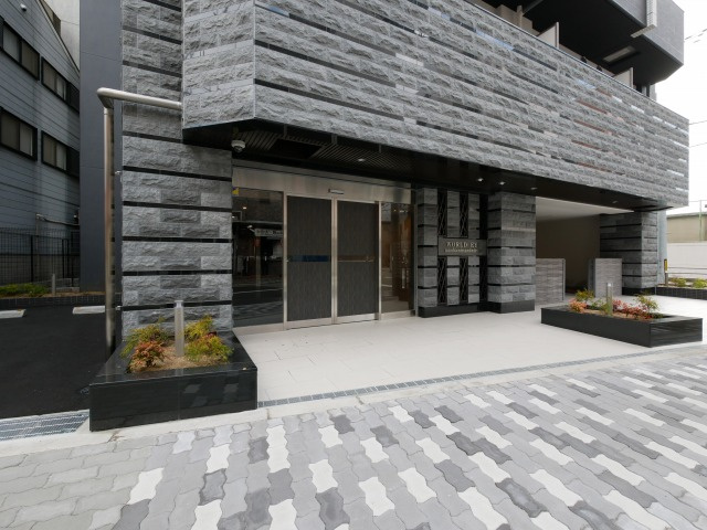 大阪市浪速区恵美須西２丁目の賃貸マンションのエントランス