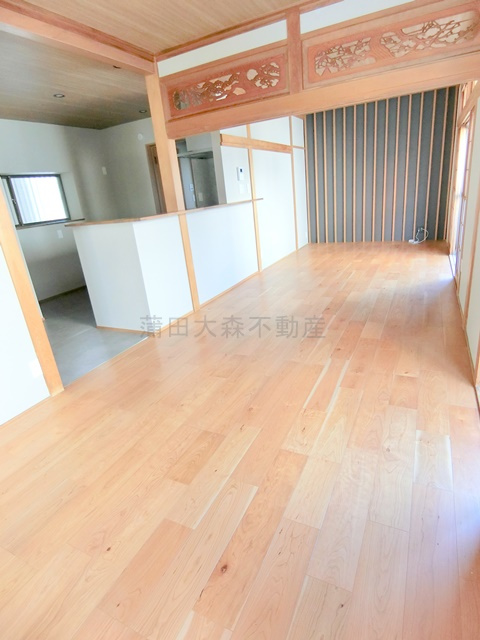 西蒲田3丁目戸建の居間・リビング|LD12帖