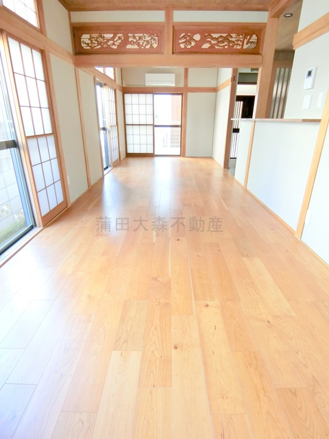 西蒲田3丁目戸建の居間・リビング|LD12帖