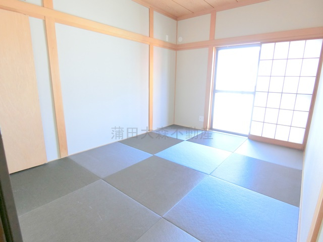 西蒲田3丁目戸建の内装|2階南側の和室6帖