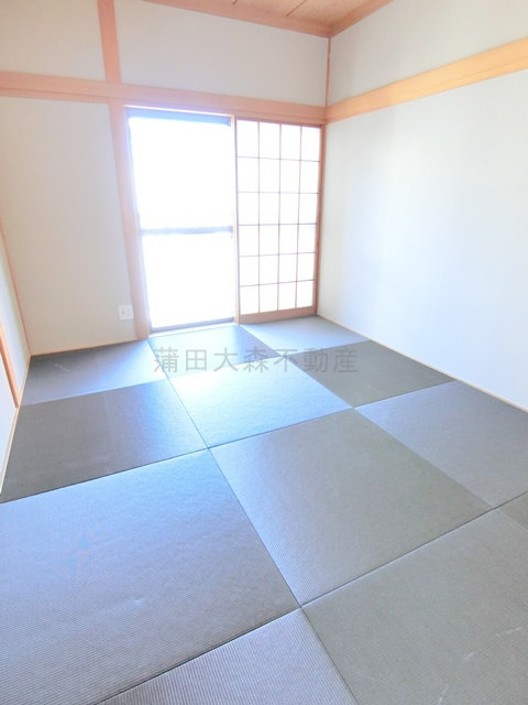 西蒲田3丁目戸建の内装|2階南側の和室6帖