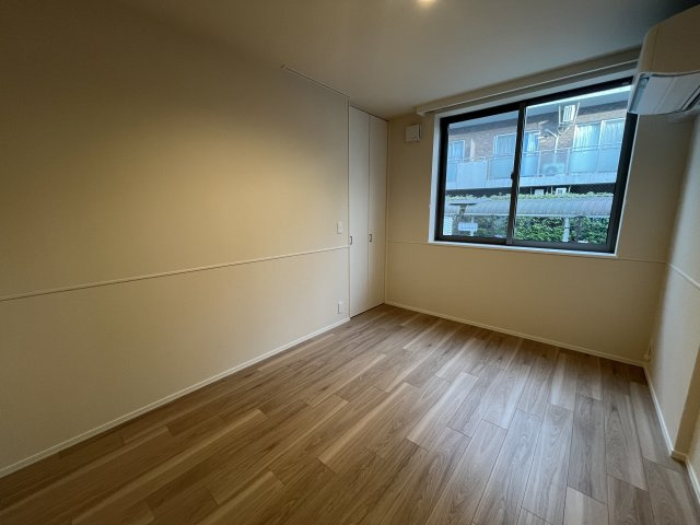 【洋室】 | ELYSEE HATSUDAI | 6.0帖、形も良く使いやすそうなお部屋です！