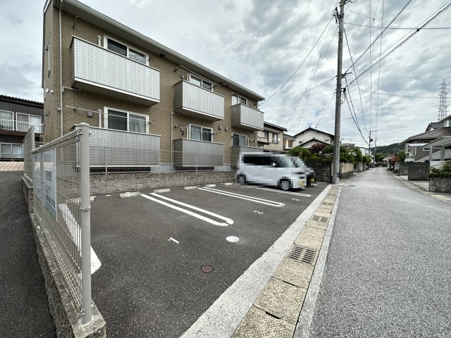 ベガの駐車場