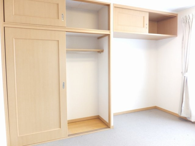 レオパレスメルベーユの内装|寝室収納