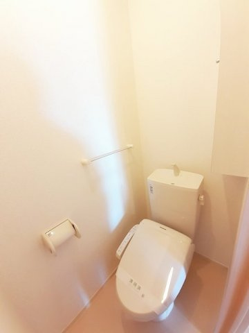 アフロディーテのトイレ|落ち着いた色調のトイレです