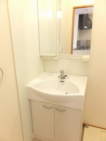 レオパレスシェソワⅡの内装|独立洗面台