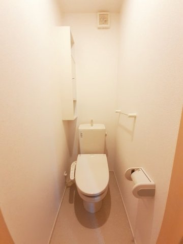ノイ　レジデンスⅠのトイレ|落ち着いた色調のトイレです