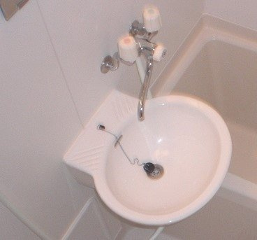 レオパレス天大南の内装|明るい色調の室内です