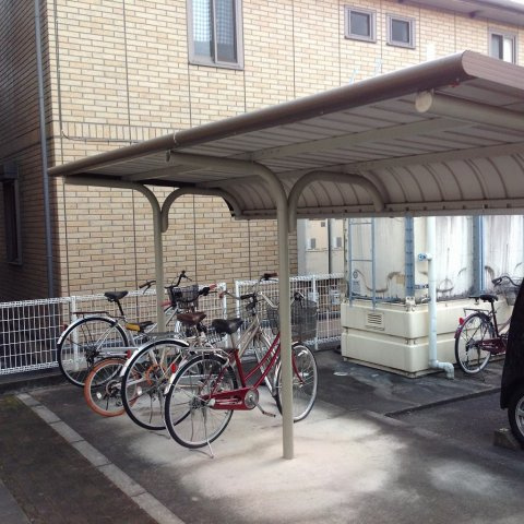 レオパレスコスモスＣのその他|屋根付き駐輪場です！