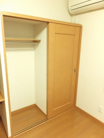 レオパレス桃木の内装|クローゼット