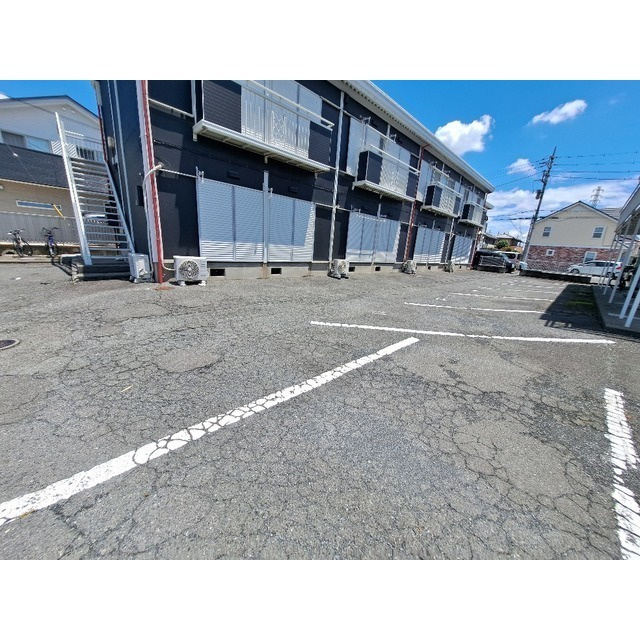 サンシティ江田Bの駐車場|駐車場があります
