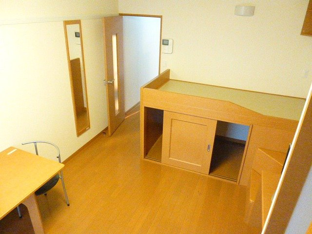 レオパレスエコミックユーの寝室|中段ベットあり♪