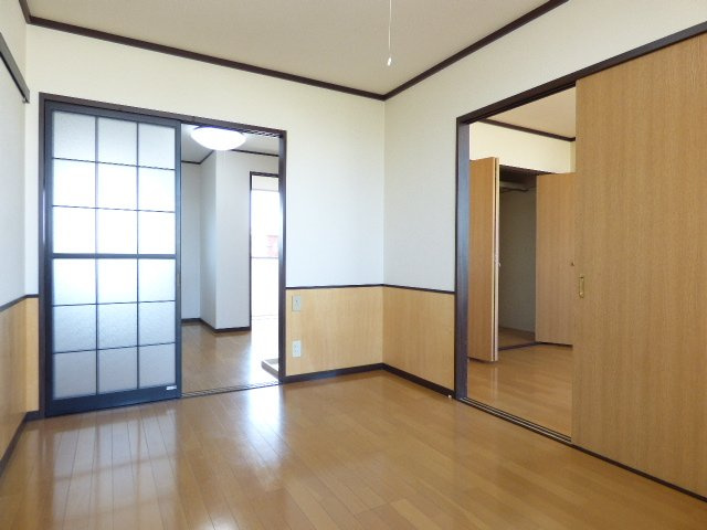 ポニーハイツの居間・リビング|ゆったり過ごせる居間です