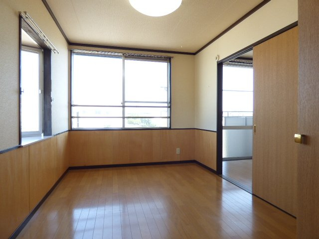 ポニーハイツの内装|明るい室内です