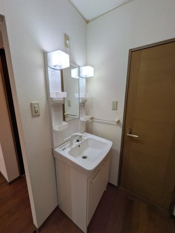 エステート厚木の洗面所
