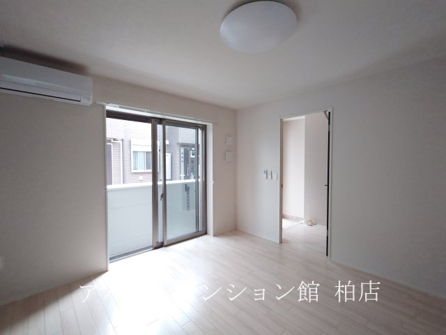 仮称）柏市船戸　新築アパートの居間・リビング