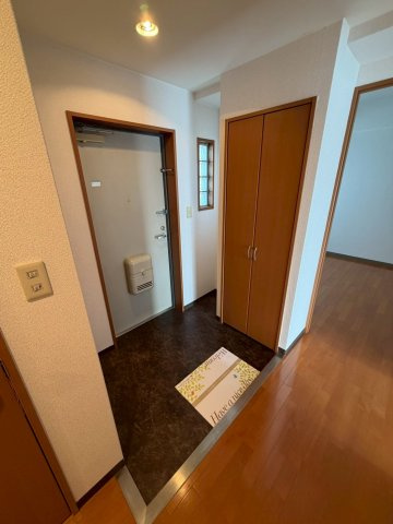 モナ ヴェイルの玄関