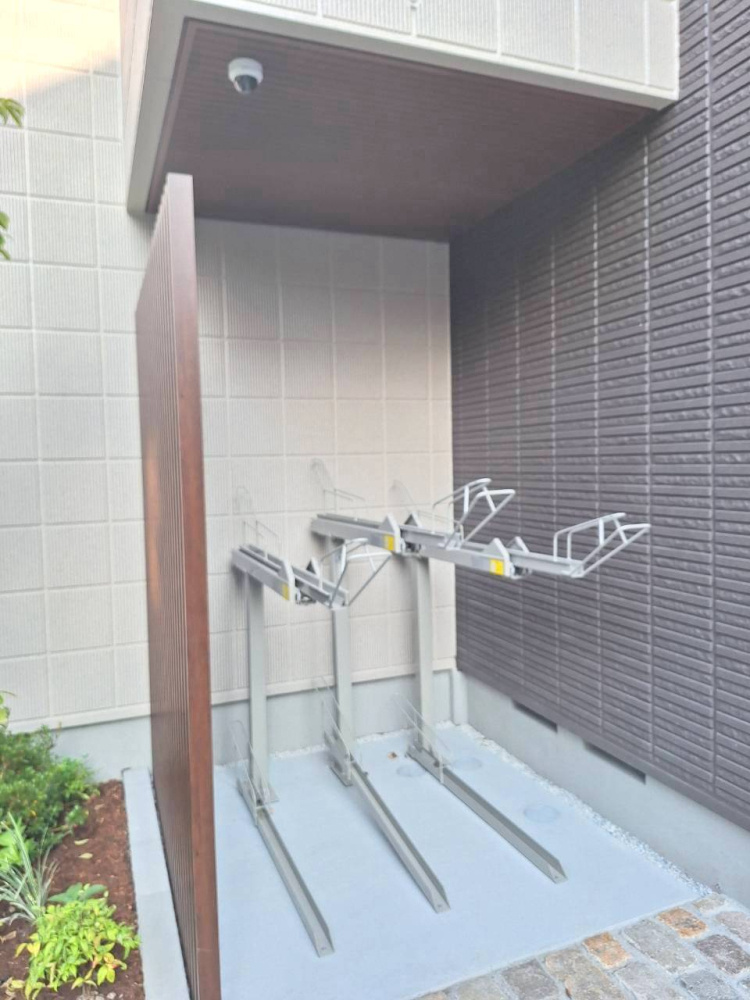ベルティオン東新宿のその他|★ラック付きの自転車駐輪場★
