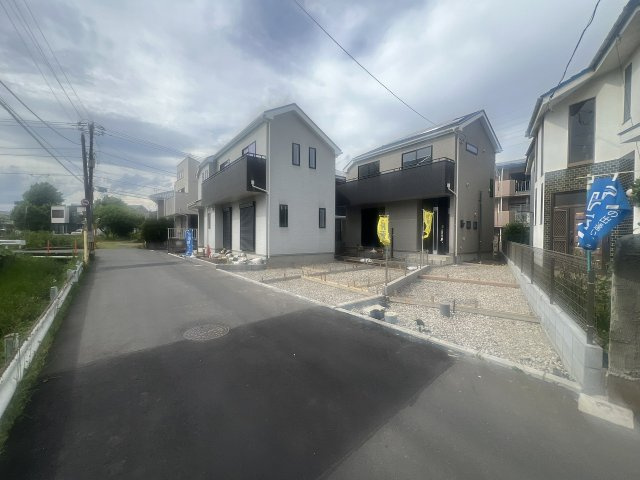 日野市落川Ⅳの前面道路含む現地写真