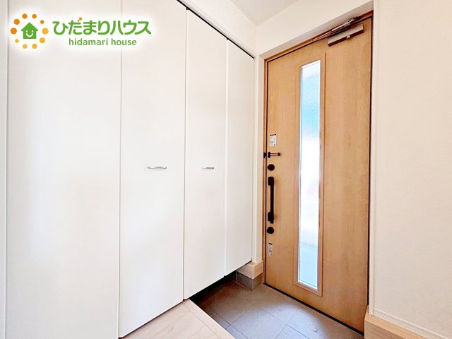 【玄関】 | 那珂市瓜連第14　新築戸建　5号棟 | スニーカーマニアも納得の天井まであるシューズボックス!(^^)!