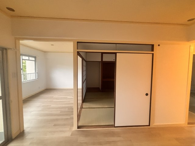 住吉台東住宅3号棟の居間・リビング