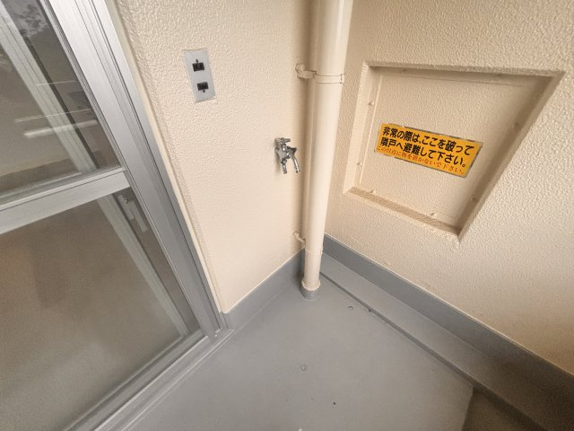 住吉台東住宅3号棟のバルコニー