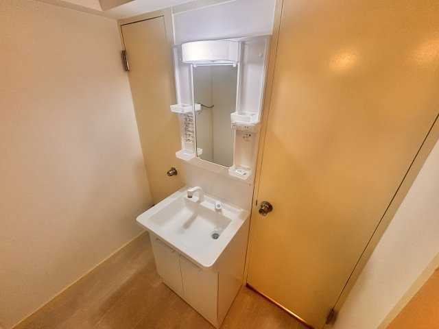 住吉台東住宅3号棟の独立洗面台