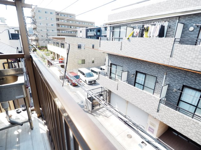 閑静な住宅街にありますので、静かな住環境です。
