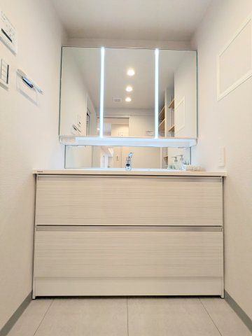 ライオンズステージ門前仲町冬木の独立洗面台|～洗面化粧室写真～