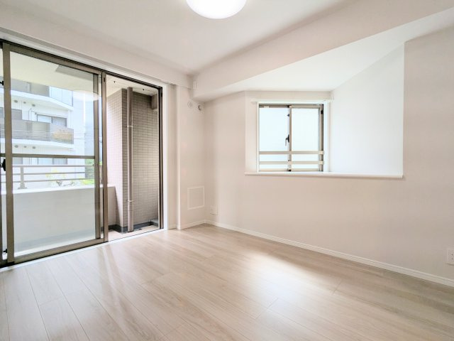 ライオンズステージ門前仲町冬木の子供部屋|～WIC付きの居室写真～
