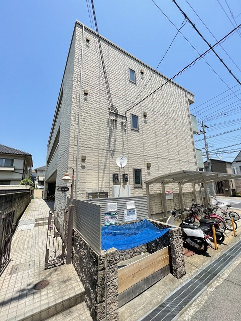 ルミネ甲東園の外観