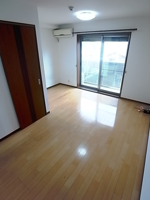 ルミネ甲東園の居間・リビング