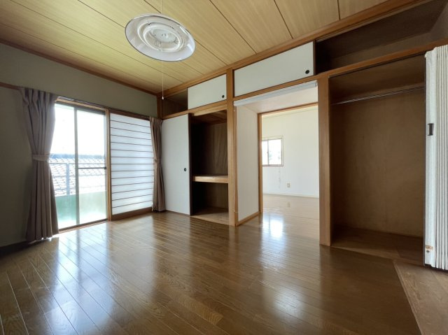 鹿児島市西坂元町戸建ての洋室
